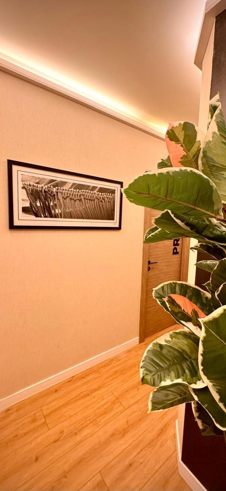 Miramar Suites Sada Bagian luar foto