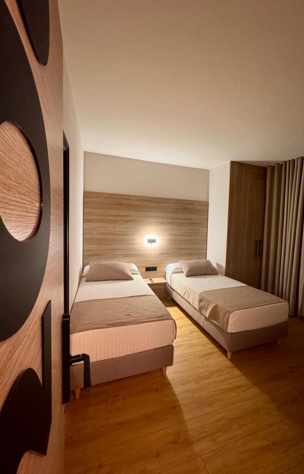Miramar Suites Sada Bagian luar foto